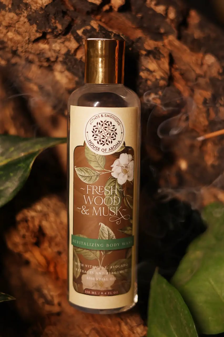 Fresh Wood Musk Revitalizing Body Wash for Soft Skin